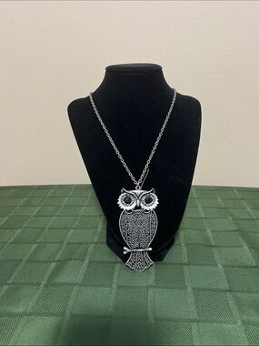 Silver Tone Owl Pendant Necklace